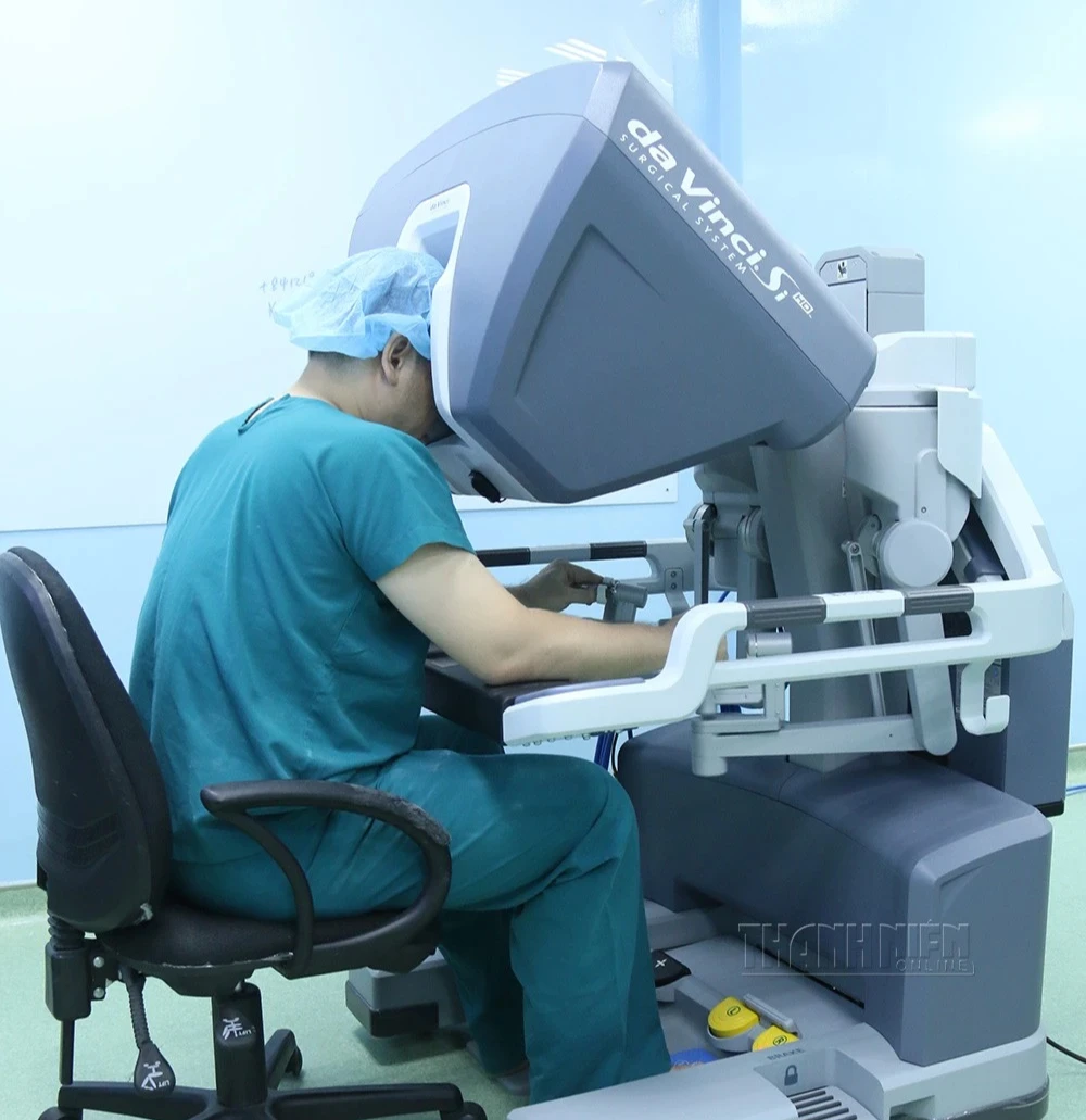 Phẫu thuật robot tại Bệnh viện Bình Dân